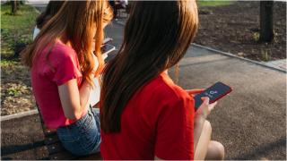 Mai multe școli din Canada au dat în judecată Instagram, Facebook şi TikTok petru că distrag elevii de la studiu. Cer despăgubiri de 3 miliarde $