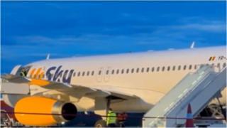 Cursă Baia Mare - Paris, întârziere de 6 ore. Pasagerii, coborați din avion după ce angajații au descoperit scurgeri din aeronavă