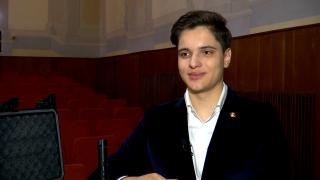 Vladimir Vîrzob, "micul Eistein al Olteniei". Un licean a inventat bateria care poate alimenta un întreg cartier rezidenţial, timp de 100 de ani