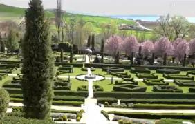 Preţul unui bilet de intrare în una dintre cele mai exclusiviste grădini din România. Povestea din spatele grădinilor aristocrate din Hunedoara