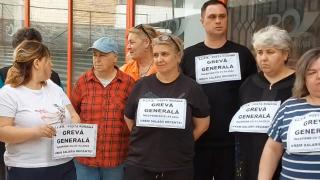 "Locul câinelui şi al poştaşului e afară". Grevă generală la Poşta Română. Angajaţii anunţă protest pe termen nelimitat. Ce se va întâmpla cu pensiile