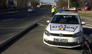 Şoferii, încurajaţi să-i "vâneze" în trafic pe cei care încalcă legea. Cum îi pot ajuta pe poliţişti să dea amenzi