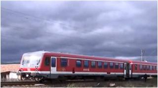 O fetiță de 7 ani și un bărbat de 55 de ani au fost loviți de tren în Azuga. Copila a suferit un traumatism cranio-cerebral