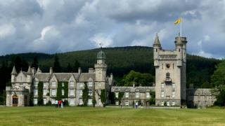 Cât costă o vizită la Castelul Balmoral, locul unde Regina Elisabeta a II-a a murit. Regele Charles vrea să extindă deschiderea caselor regale