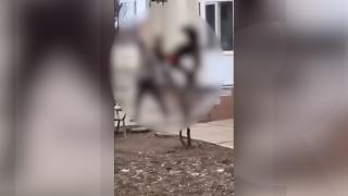 Elev de 16 ani, snopit în bătaie de alţi 3 colegi, în curtea unui liceu din Turnu Măgurele