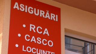 "Plătim asigurare doar ca să circulăm pe stradă". Doar 16% dintre români cred că firmele de asigurări sunt preocupate să îi despăgubească în caz de daună
