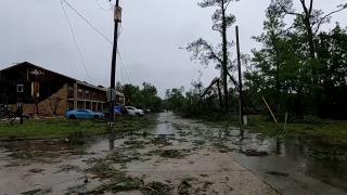 Vreme extremă în Statele Unite ale Americii. O tornadă puternică a măturat Louisiana și a distrus sute de case