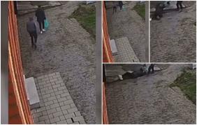 Tentativă de jaf în centrul oraşului Târgu Mureş, surprinsă de camere. O femeie de 73 de ani a ajuns la spital, după ce a fost trântită la pământ