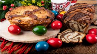 Cât costă un coș cu specialități pentru masa de Paște în 2024. Producătorii se laudă cu comenzi pe bandă rulantă