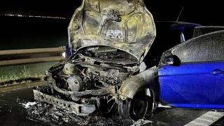O maşină s-a făcut scrum, după ce a luat foc în mers pe autostrada A4, spre Constanţa. Şoferul a scăpat ca prin minune