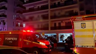 Incendiu într-un bloc din Mamaia, din cauza unei oale uitate pe aragaz. Zeci de locatari au fugit din calea vâlvătăii pentru a scăpa cu viaţă