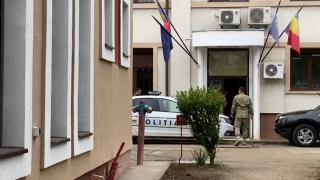 Moartea tatălui i-ar fi tulburat mintea cadrului militar care şi-a bătut crunt fetiţa de 2 luni. Tânăra de 26 de ani a fost arestată