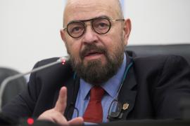 Piedone, primul candidat care s-a înscris oficial pentru Primăria Capitalei. "Fotbalul se joacă pe goluri și pe victorii, politica la fel"