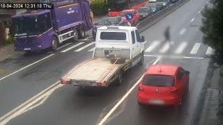 Copil de 10 ani din Mureş, spulberat de maşină pe trecerea de pietoni când se întorcea de la şcoală. Şoferul de 19 ani nici nu încercase să încetinească