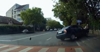 Doi tineri, de 27 și 28 de ani, au fost spulberaţi pe o stradă din Timişoara, în timp ce se plimbau pe trotuar