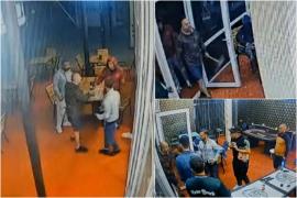 Un individ periculos a pătruns într-un bar din Eforie Nord şi a ameninţat oamenii cu maceta. Scandalul a fost surprins pe camere