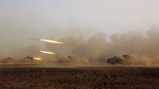 O parte din sprijinul promis de SUA Ucrainei va ajunge pe front săptămâna viitoare. Din cele 61 de miliarde, 20 vor fi folosite pentru construcţia de fabrici de armament