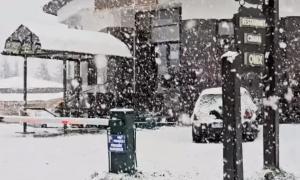 Unde s-a aşternut "zăpada mieilor", cu 10 zile înainte de Paşte. Prognoza meteo aduce o nouă surpriză