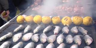 Scrumbia, vedeta meselor de Florii. Cât costă un kilogram