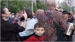 Programul Străzi Deschise, extins şi în Drumul Taberei. Bucureştenii au profitat de ocazie şi s-au bucurat de vremea frumoasă