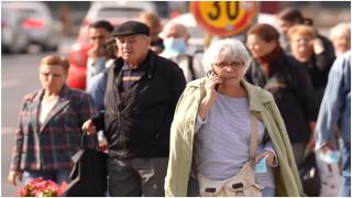 A început distribuirea în avans a pensiilor pentru luna mai. Când intră banii pe cardurile pensionarilor