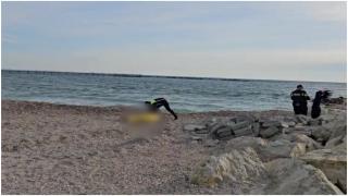 Tragedie pe litoral, în Duminica Floriilor. Valurile au adus la mal trupul neînsufleţit al unui bărbat de 50 de ani