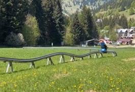 Staţiunea din România unde te poţi distra cât pentru două anotimpuri. Cum te poţi da sania în mijlocul primăverii: gradul de ocupare e de aproape 100%