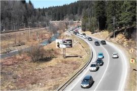 Restricţii pentru camioanele de mare tonaj de 1 Mai şi de Paşte, pe mai multe rute din ţară. Între ce ore vor putea circula
