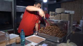 Comandă-record la o terasă de 1 Mai. Câţi mici a putut să cumpere un român