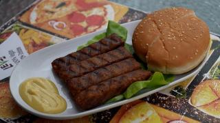 Cum se prepară micii vegani, tot mai apreciați în România. Pofticioșii spun că gustul e asemănător