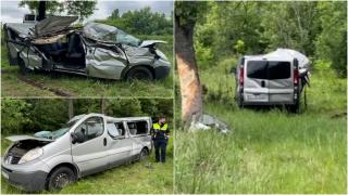 Un microbuz s-a făcut praf pe o șosea din Târgu Jiu, după ce s-a înfipt într-un copac. Cinci oameni, răniți grav