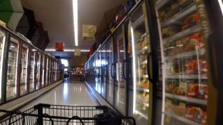 Legea anti shrinkflation în România. Alimentele care au "intrat la apă", dar preţul a rămas neschimbat