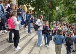 "Aici crede că şi-ar găsi cel mai bine locul". Colegiul din țară pentru care şase copii se luptă pentru un loc. Numărul elevilor s-a dublat față de anul trecut