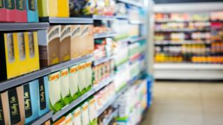 Produsul care și-a dublat prețul în ultimii 3 ani la raft și se află în topul scumpirilor. Ce alternative găsesc clienții care nu și-l mai permit
