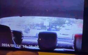 Crima din Crângaşi a fost filmată. Imagini cu momentul în care un bărbat este ucis în bătaie de doi tineri, ziua, în mijlocul străzii