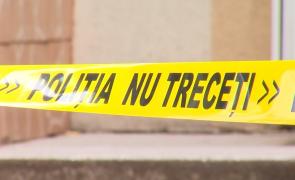 Crimă la Roznov, în Neamţ. O tânără de 29 de ani s-a năpustit cu un cuțit asupra vecinului și l-a înjunghiat până l-a omorât. Ce a declanșat furia femeii