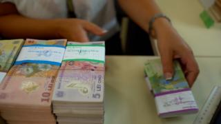 Taxe şi impozite mai mari, după alegeri. Datoria publică a depăşit 52% din PIB şi se apropie de pragul critic, când Guvernul trebuie să ia măsuri drastice