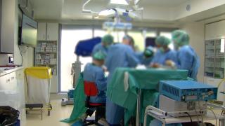A rămas fără plămân, după ce a fost operat de cancer, deşi avea TBC. Despăgubiri uriaşe pentru un pacient din Capitală după 9 ani de procese 
