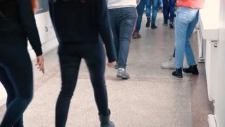 Copii de clasa a V-a, abuzaţi sexual de patru colegi mai mari, de a VIII-a, într-o şcoală din Braşov. Incidentele au fost surprinse şi pe camere