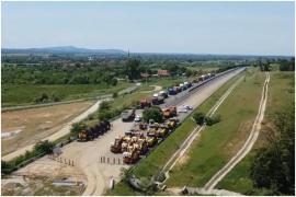 Un ciot abandonat de autostradă poate costa statul român 400 de milioane de euro. Lucrarea trebuia să fie gata în 2016
