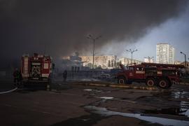 Cel puţin 12 morţi şi 40 de morţi, după un bombardament rusesc în Harkov. Ruşii ar fi folosit două bombe ghidate pentru a distruge un hipermarket