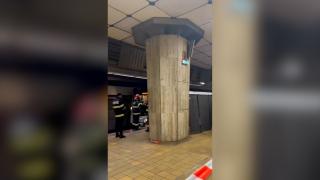 Incident la staţia de metrou Eroilor. Posibilă tentativă de sinucidere după ce o persoană a căzut pe calea de rulare