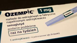Fraudă cu Ozempic. Medicamentele erau obţinute gratis prin reţete false, iar apoi erau vândute pe Facebook tinerelor care voiau să slăbească