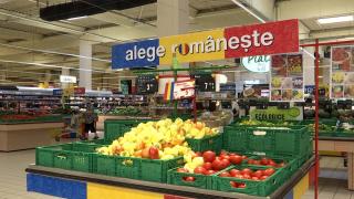 Produsele româneşti, mai ieftine după plafonarea preţurilor. Semnalul de alarmă tras de experţi: "Ar fi un dezastru!"