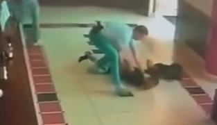 Timişorean prins în flagrant cu un pistol în geantă. Voia să vândă arma pentru care nu avea acte, dar n-a mai apucat