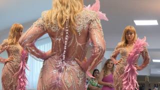 Produsele de lux care îşi găsesc imediat clienţi, în ciuda preţurilor. Mihaela a plătit 900 de euro ca să atragă toate privirile: "Mi se pare mai avantajos"