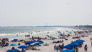 Razele ultraviolete, principala cauză a cancerului de piele. Avertismentul medicilor despre metodele de a accelera bronzul