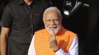 Victorie la limită pentru premierul indian Modi. Partidul său a pierdut majoritatea în Parlament; va fi nevoit să se bazeze pe aliaţi