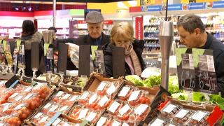 Continuă scandalul produselor românești scoase de la raft: unii producători acuză pierderi uriașe și se plâng că nu sunt apărați