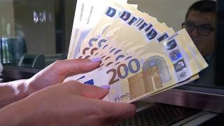 Ce rată va plăti un român cu un credit de 50.000 euro, luat pe 30 de ani, după scăderea Euribor